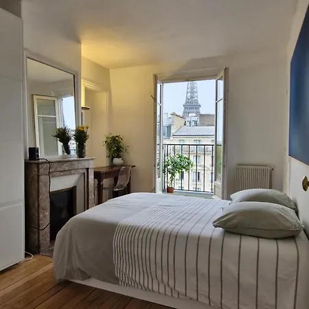 Charmant Parisien Paris
