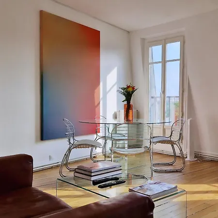 Apartment Charmant Parisien Paris